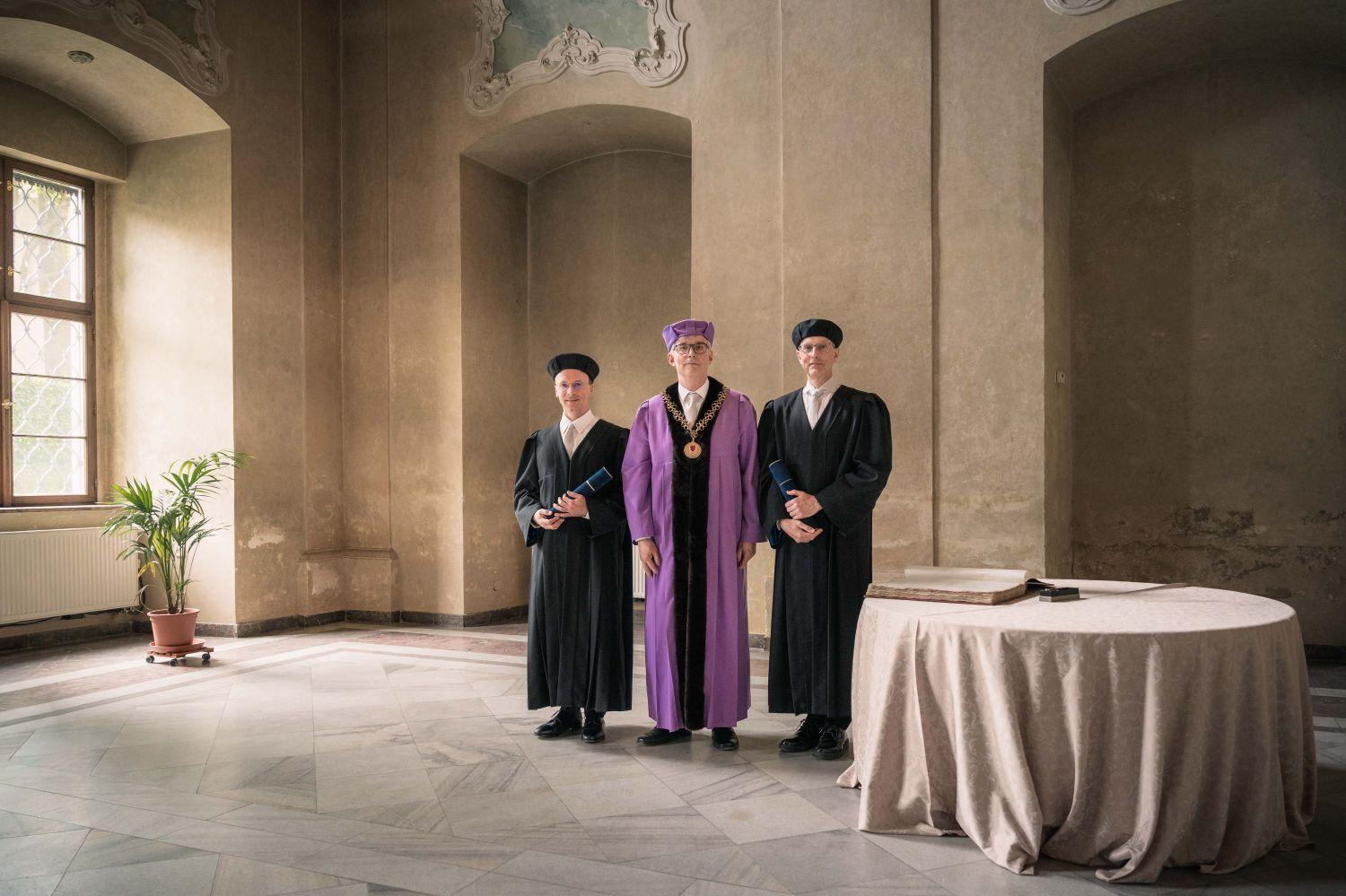 Two honorary doctorates, two world-class stories connected to UCT Prague