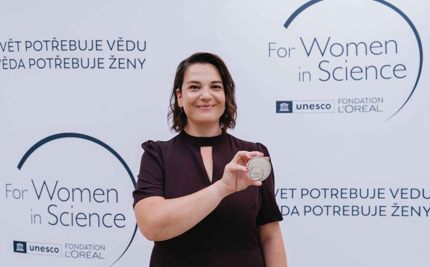 Laureátka L’Oréal-UNESCO Pro ženy ve vědě: Viola Tokárová vyvíjí čip pro časnější rozpoznání endometriózy