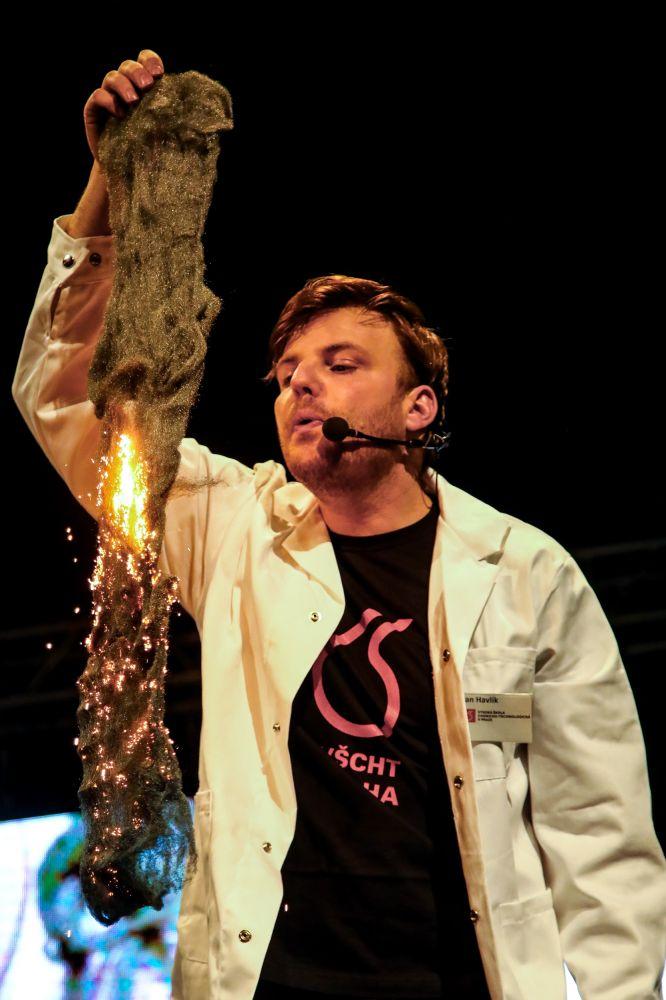 Děti se bavily během Báječného dne s chemií v litvínovské Citadele
