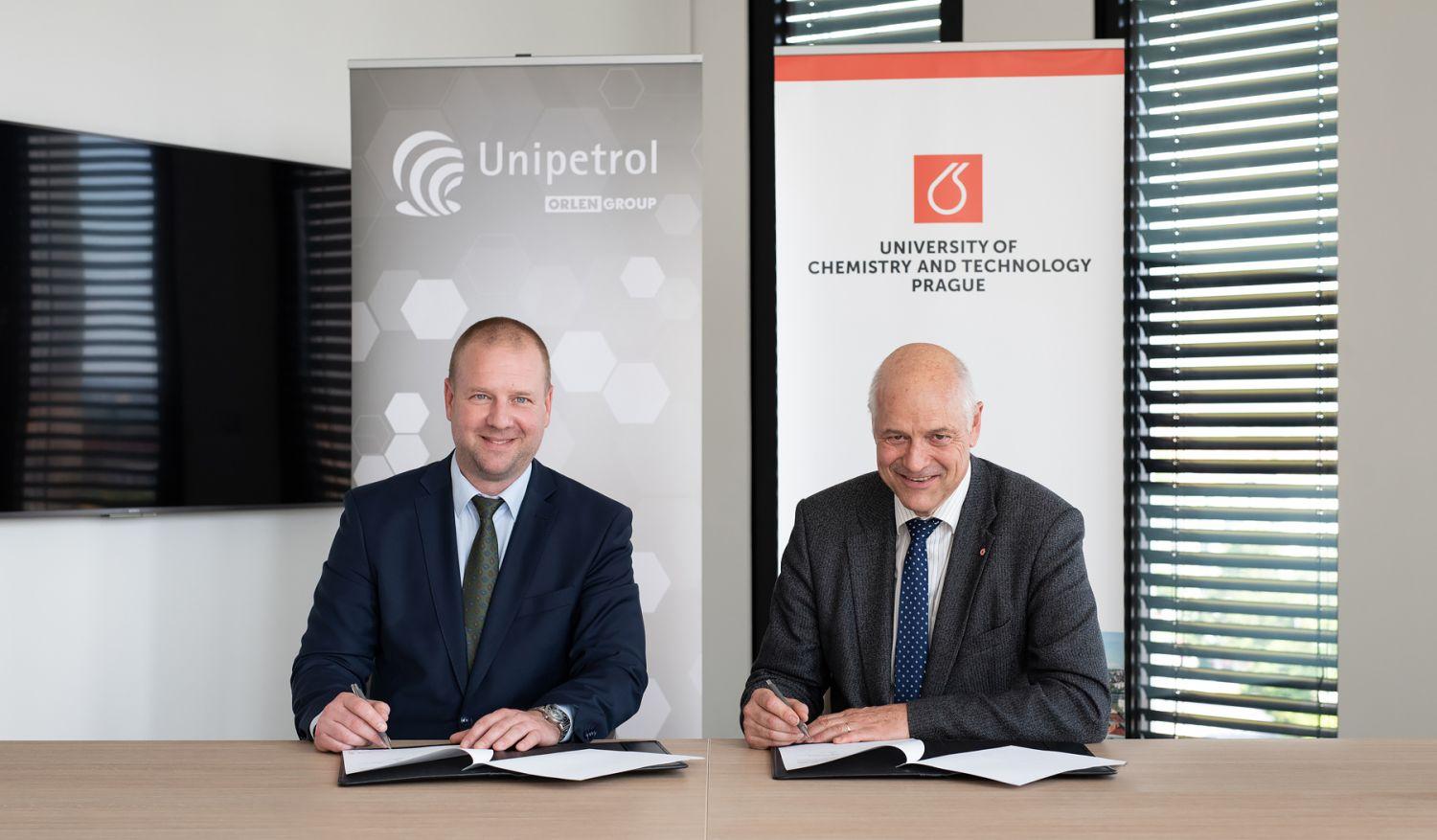 Partnerství VŠCHT Praha a Unipetrolu je plnoleté