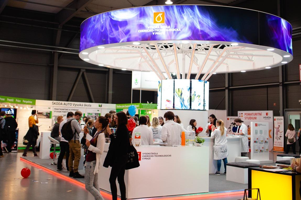 VŠCHT oceněna za nejlepší expozici veletrhu Gaudeamus 