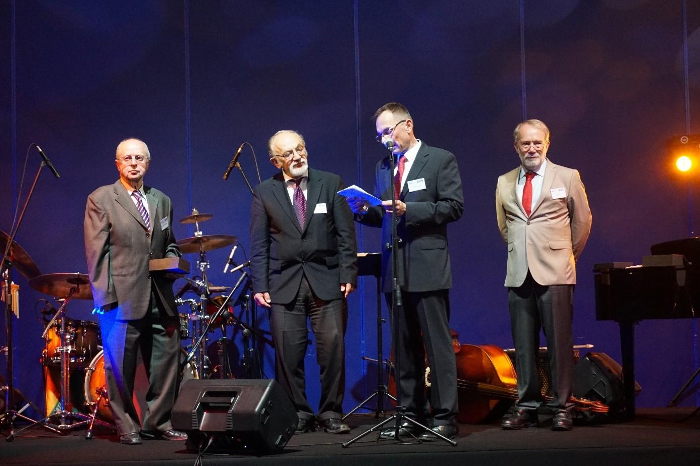 Profesoři Bubník a Kadlec obdrželi ESST Science Award 2019