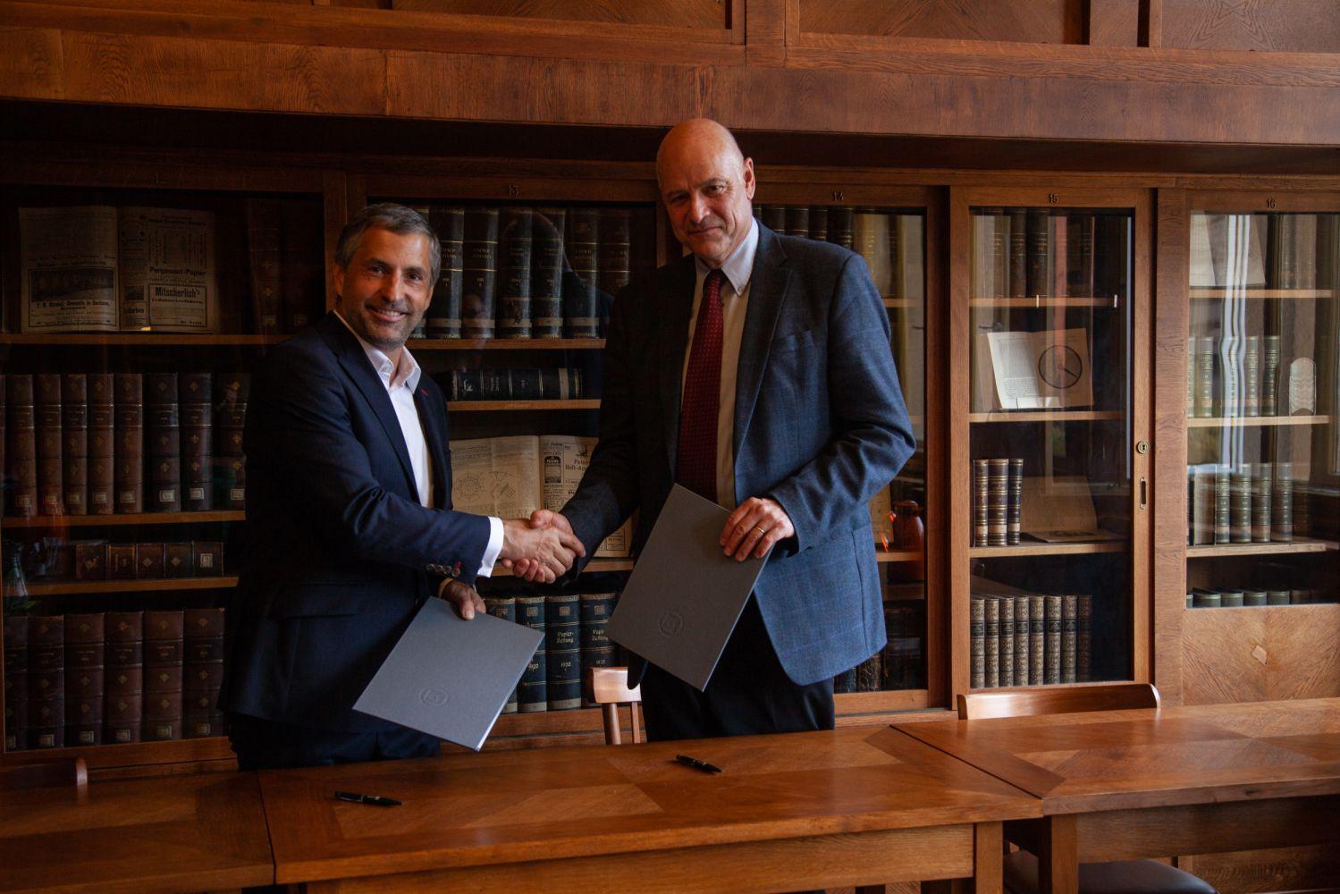 VŠCHT Praha a SPOLCHEMIE uzavřely partnerství