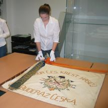 Předávání restaurovaného praporu v Národním archivu  Praha (1)
