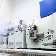 LCT Premier XE (Waters) high-resolution TOFMS, AutoPurification HPLC System (Waters)