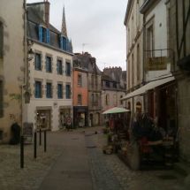 Quimper - francouzské město v regionu Bretaň, hlavní město departementu Finistère. V roce 2010 zde žilo 63 550 obyvatel