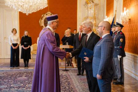Profesor Pospíšil jmenován rektorem VŠCHT Praha