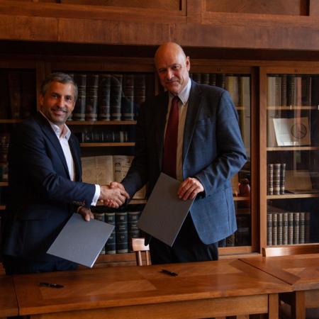 Smlouvu o vzájemném partnerství podepsal rektor Karel Melzoch a generální ředitel Daniel Tamchyna Smlouvu o vzájemném partnerství podepsal rektor Karel Melzoch a generální ředitel Daniel Tamchyna