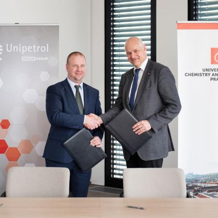 Partnerství VŠCHT Praha a Unipetrolu je plnoleté Partnerství VŠCHT Praha a Unipetrolu je plnoleté