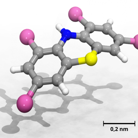 1 - Lomená molekula tetrachlorovaného fenothiazinu (MH Kolář)